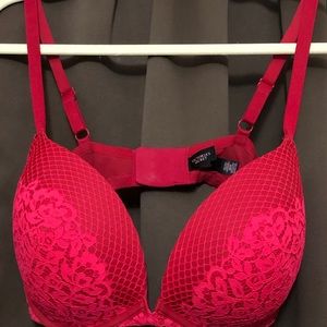 Victoria’s Secret Very Sexy push up bra 38DD